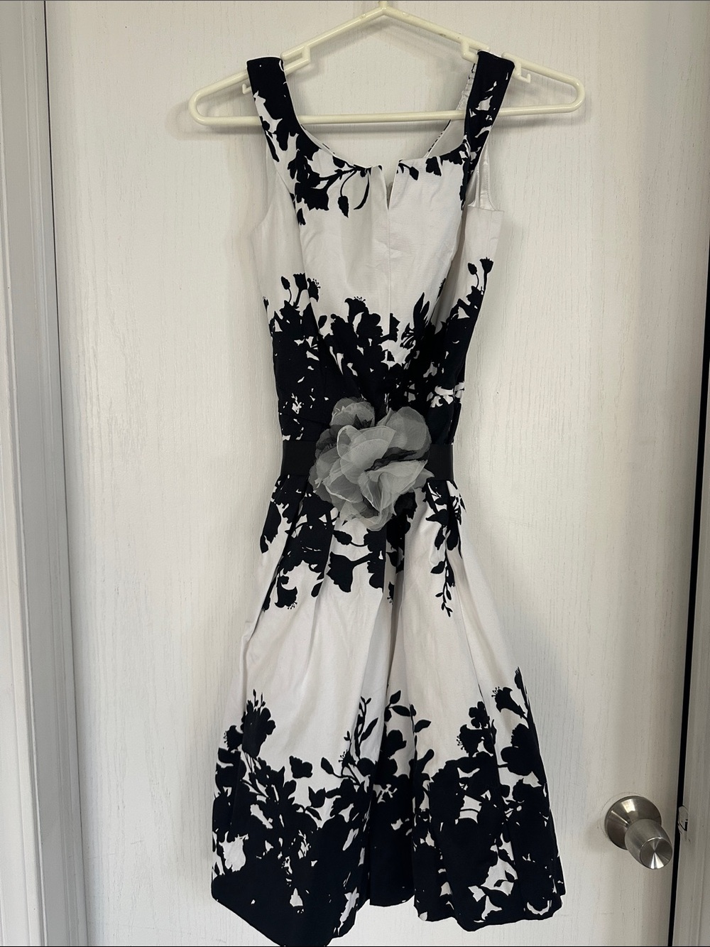 White House Black Market Black and White Floral Midi Dress with Waist Flower